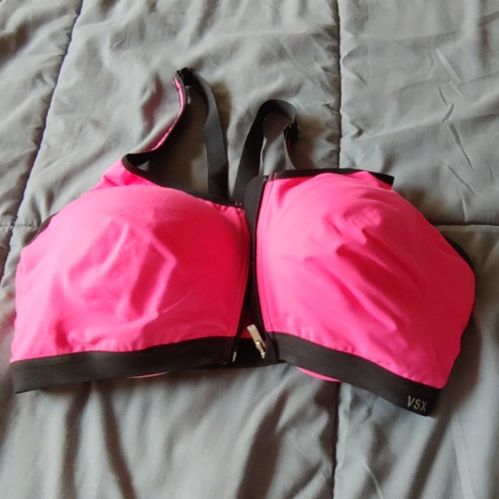 VSX sports bra